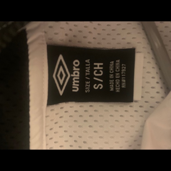 umbro wind resistant jacket - Picture 3 of 3